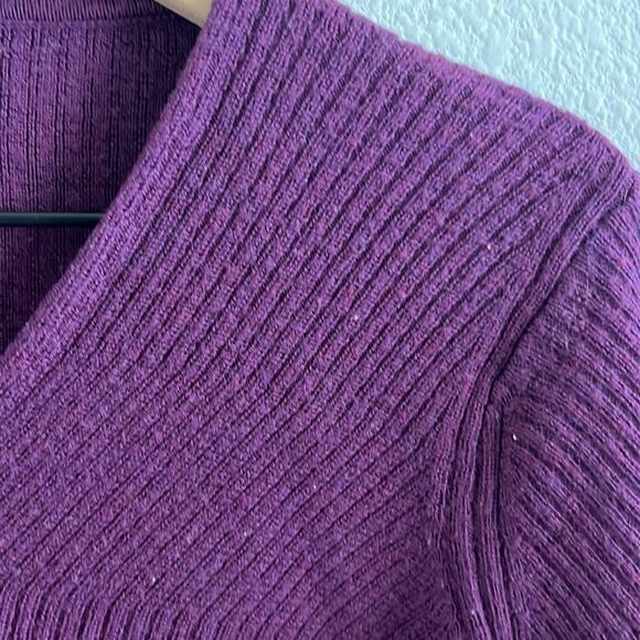 Patagonia 100% Wool Purple Eggplant V Neck Sweater Top Casual Athleisure Wool L - Picture 4 of 6